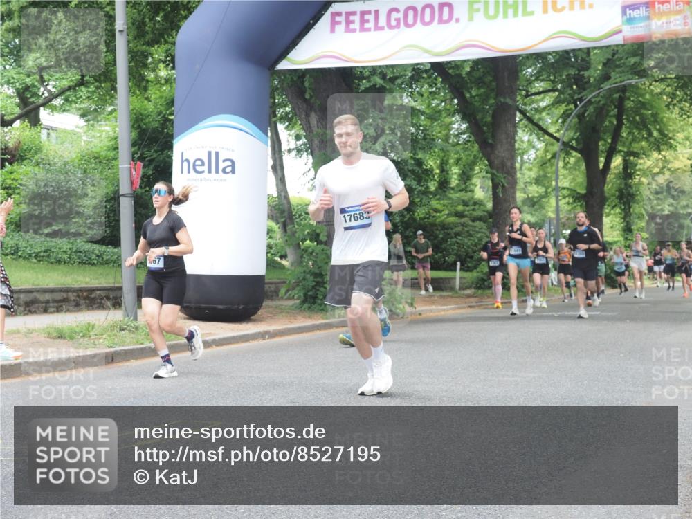 29.06.2025 - hella hamburg halbmarathon KatJ http://msf.ph/oto/8527195 29.06.2025 10:54:26 Zwischen KM18-KM19 3488, 6196 meine-sportfotos.de