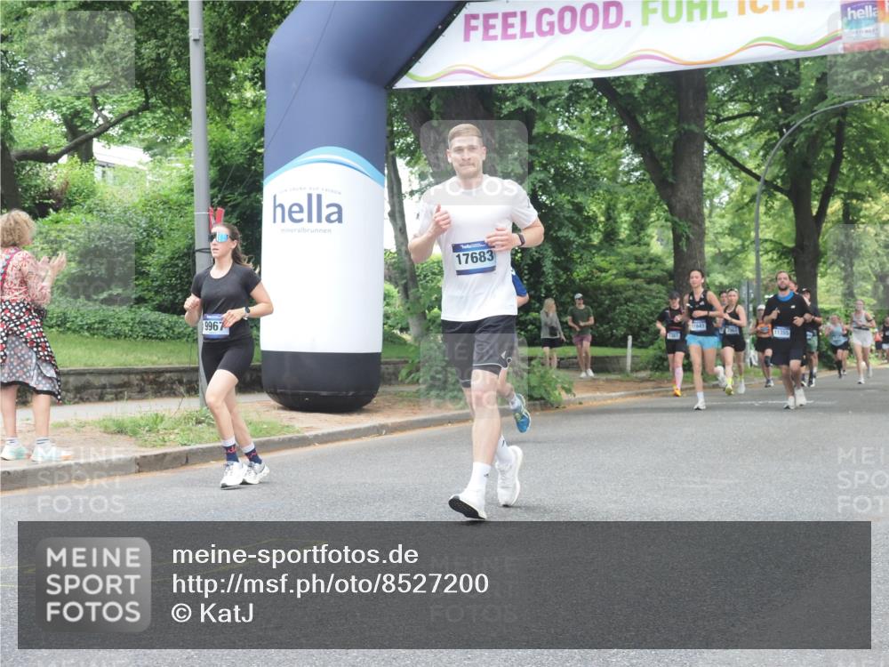 29.06.2025 - hella hamburg halbmarathon KatJ http://msf.ph/oto/8527200 29.06.2025 10:54:27 Zwischen KM18-KM19 6196 meine-sportfotos.de