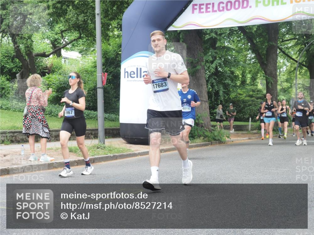 29.06.2025 - hella hamburg halbmarathon KatJ http://msf.ph/oto/8527214 29.06.2025 10:54:27 Zwischen KM18-KM19 6196 meine-sportfotos.de