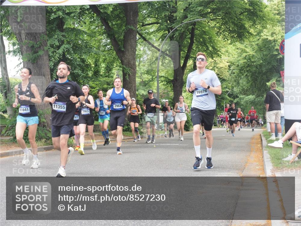29.06.2025 - hella hamburg halbmarathon KatJ http://msf.ph/oto/8527230 29.06.2025 10:54:29 Zwischen KM18-KM19 2963, 4014, 6196 meine-sportfotos.de
