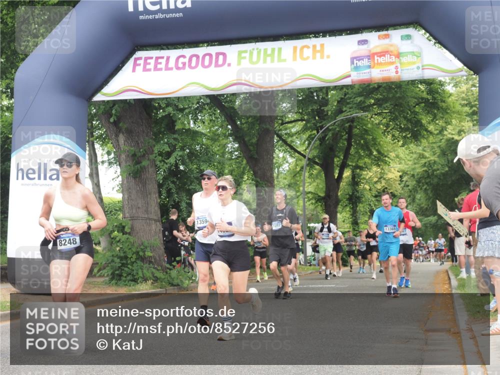 29.06.2025 - hella hamburg halbmarathon KatJ http://msf.ph/oto/8527256 29.06.2025 11:03:38 Zwischen KM18-KM19 1052, 3105, 6477, 7101, 8248 meine-sportfotos.de