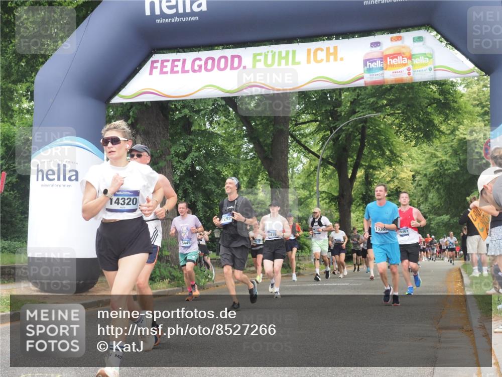 29.06.2025 - hella hamburg halbmarathon KatJ http://msf.ph/oto/8527266 29.06.2025 11:03:39 Zwischen KM18-KM19 1052, 3105, 6477, 7101, 8248 meine-sportfotos.de