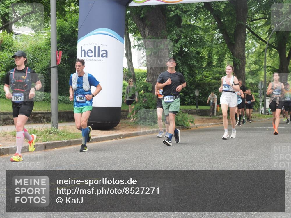 29.06.2025 - hella hamburg halbmarathon KatJ http://msf.ph/oto/8527271 29.06.2025 10:54:33 Zwischen KM18-KM19 1367, 2963, 2964, 4014, 5363 meine-sportfotos.de