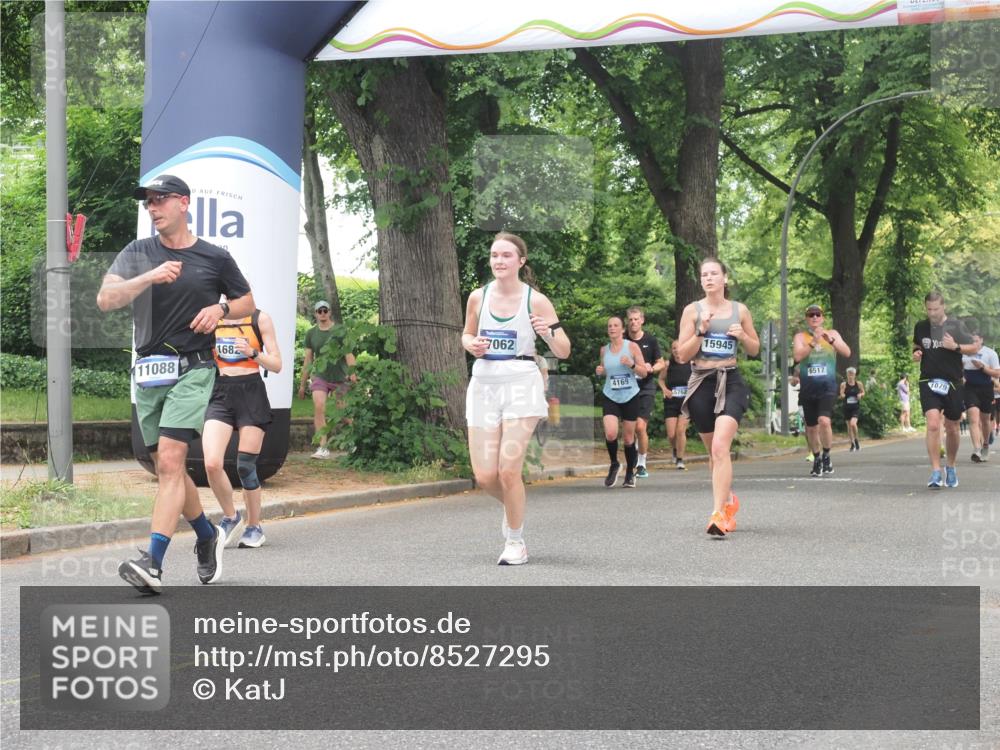 29.06.2025 - hella hamburg halbmarathon KatJ http://msf.ph/oto/8527295 29.06.2025 10:54:35 Zwischen KM18-KM19 1367, 2963, 2964, 4014, 5363 meine-sportfotos.de