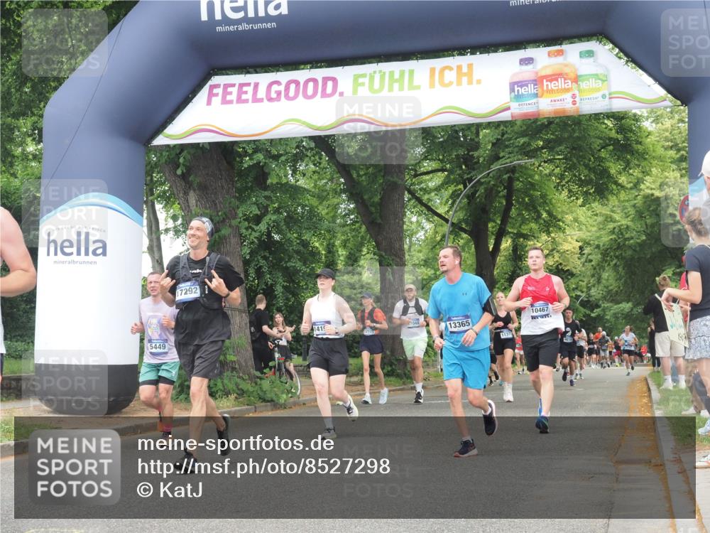 29.06.2025 - hella hamburg halbmarathon KatJ http://msf.ph/oto/8527298 29.06.2025 11:03:40 Zwischen KM18-KM19 1052, 5449, 7101, 8248 meine-sportfotos.de