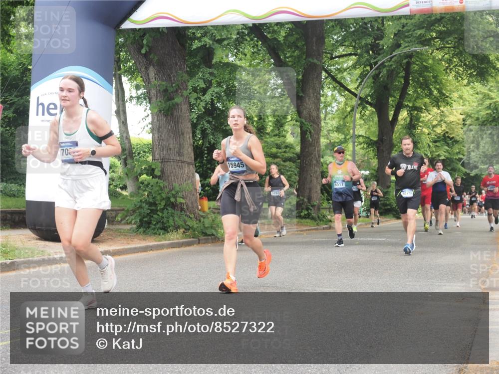 29.06.2025 - hella hamburg halbmarathon KatJ http://msf.ph/oto/8527322 29.06.2025 10:54:36 Zwischen KM18-KM19 1079, 1367, 2963, 2964, 4014, 5363 meine-sportfotos.de