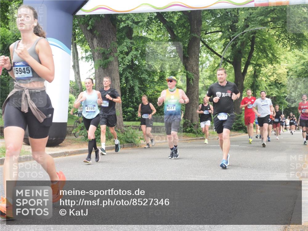 29.06.2025 - hella hamburg halbmarathon KatJ http://msf.ph/oto/8527346 29.06.2025 10:54:37 Zwischen KM18-KM19 1079, 1367, 2963, 2964, 5363, 6517 meine-sportfotos.de