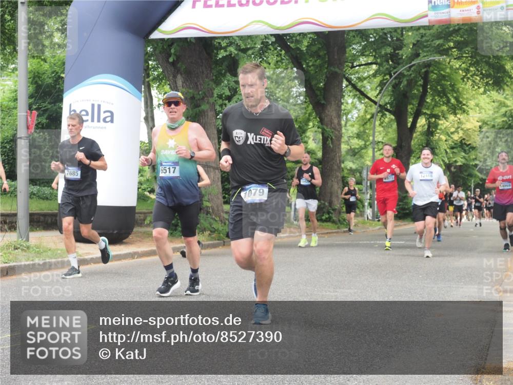 29.06.2025 - hella hamburg halbmarathon KatJ http://msf.ph/oto/8527390 29.06.2025 10:54:39 Zwischen KM18-KM19 1079, 1367, 4169, 5762, 6517 meine-sportfotos.de
