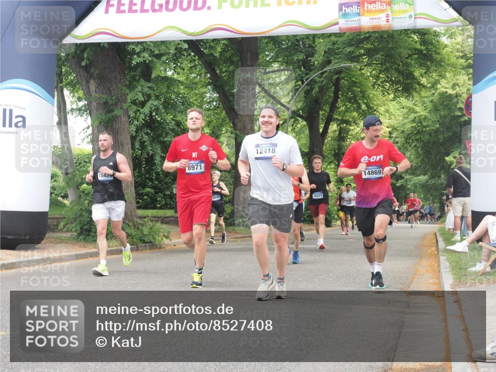 29.06.2025 - hella hamburg halbmarathon KatJ http://msf.ph/oto/8527408 29.06.2025 10:54:41 Zwischen KM18-KM19 1079, 1367, 4169, 5762, 6517, 7685 meine-sportfotos.de