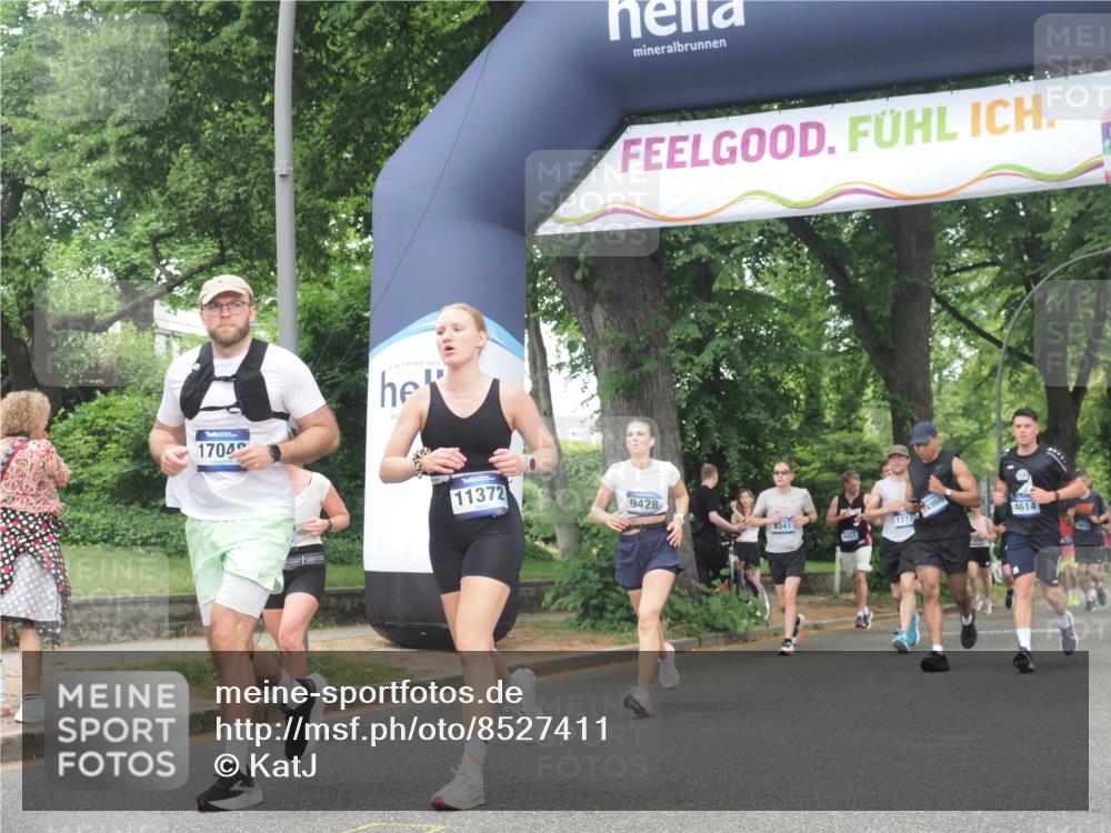 29.06.2025 - hella hamburg halbmarathon KatJ http://msf.ph/oto/8527411 29.06.2025 11:03:45 Zwischen KM18-KM19 1052, 4614, 5449, 8341 meine-sportfotos.de