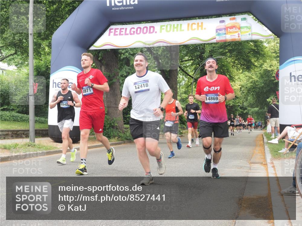 29.06.2025 - hella hamburg halbmarathon KatJ http://msf.ph/oto/8527441 29.06.2025 10:54:42 Zwischen KM18-KM19 1079, 4169, 5762, 6517, 7685 meine-sportfotos.de
