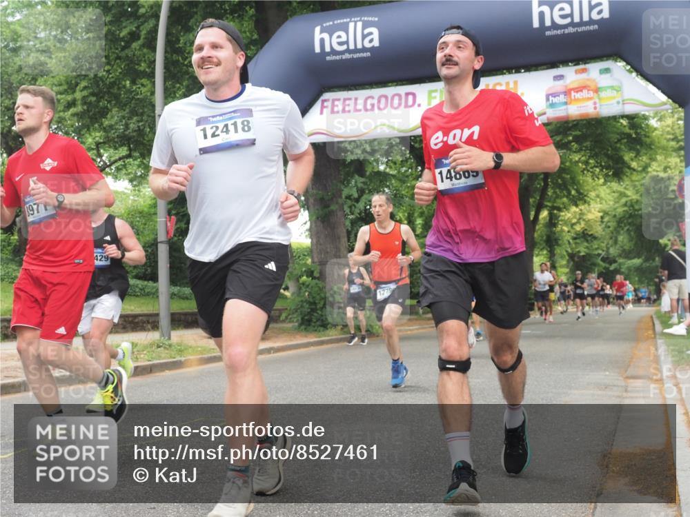 29.06.2025 - hella hamburg halbmarathon KatJ http://msf.ph/oto/8527461 29.06.2025 10:54:43 Zwischen KM18-KM19 1079, 4169, 4666, 5762, 6517, 7685 meine-sportfotos.de
