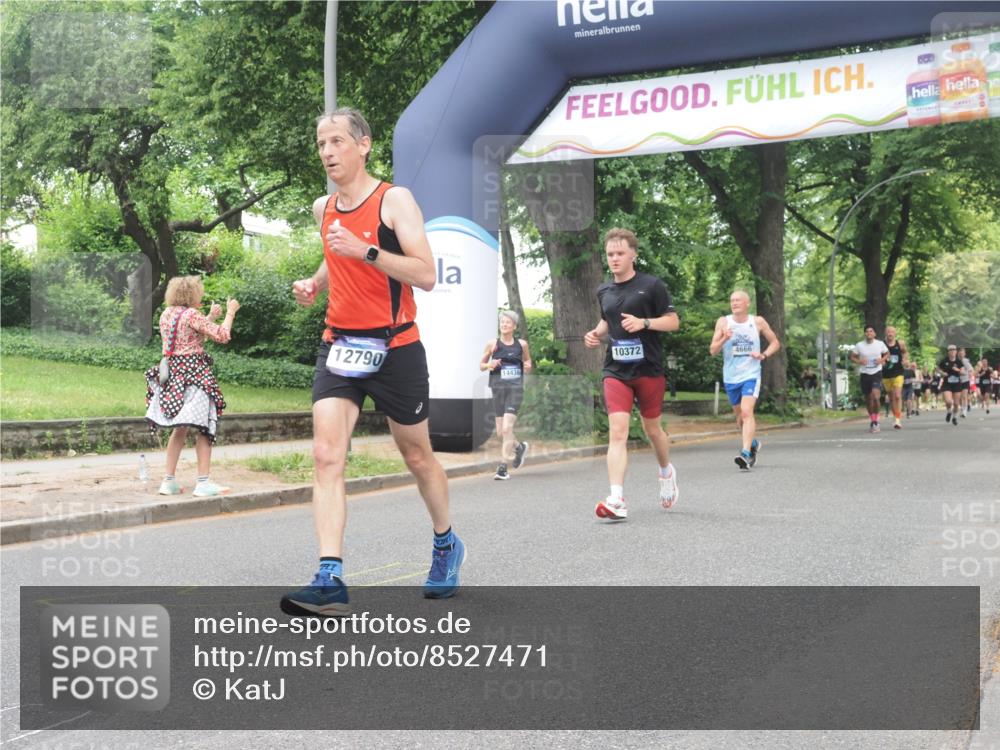 29.06.2025 - hella hamburg halbmarathon KatJ http://msf.ph/oto/8527471 29.06.2025 10:54:44 Zwischen KM18-KM19 1079, 4169, 4666, 5762, 6517, 7685 meine-sportfotos.de