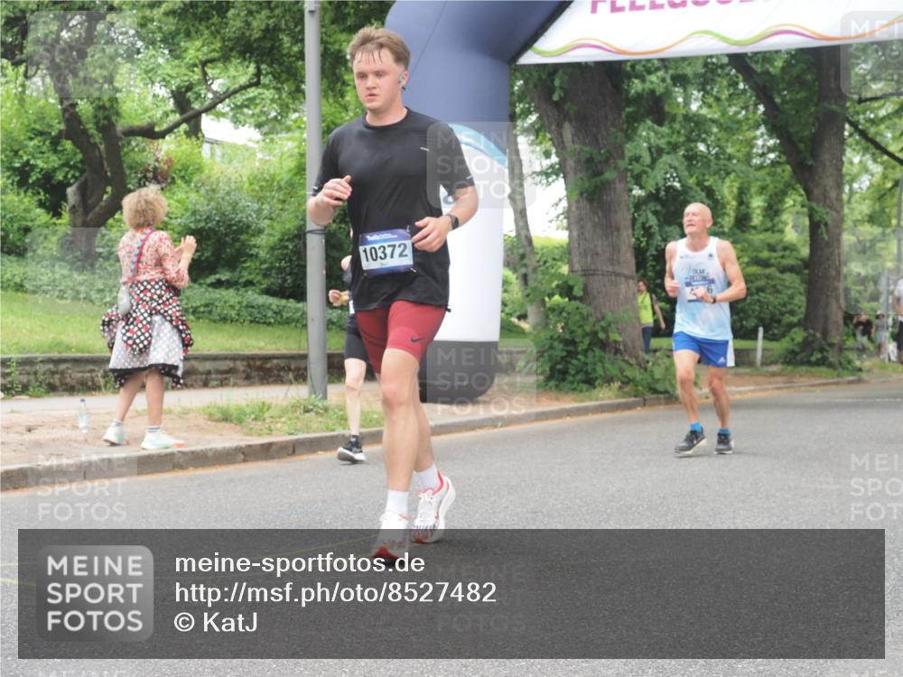 29.06.2025 - hella hamburg halbmarathon KatJ http://msf.ph/oto/8527482 29.06.2025 10:54:45 Zwischen KM18-KM19 4169, 4666, 5762, 6517, 7685 meine-sportfotos.de