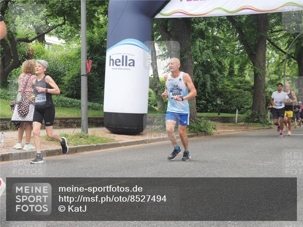 29.06.2025 - hella hamburg halbmarathon KatJ http://msf.ph/oto/8527494 29.06.2025 10:54:46 Zwischen KM18-KM19 4169, 4666, 5762, 7685 meine-sportfotos.de