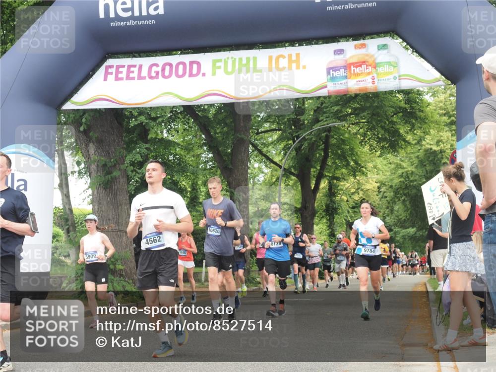 29.06.2025 - hella hamburg halbmarathon KatJ http://msf.ph/oto/8527514 29.06.2025 11:03:50 Zwischen KM18-KM19 4464, 4562, 4614, 5909, 8128, 8341 meine-sportfotos.de