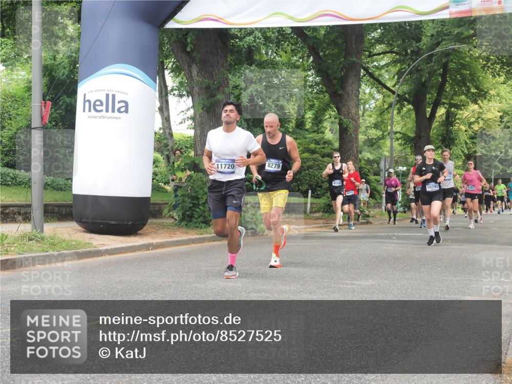 29.06.2025 - hella hamburg halbmarathon KatJ http://msf.ph/oto/8527525 29.06.2025 10:54:49 Zwischen KM18-KM19 4666, 8279 meine-sportfotos.de