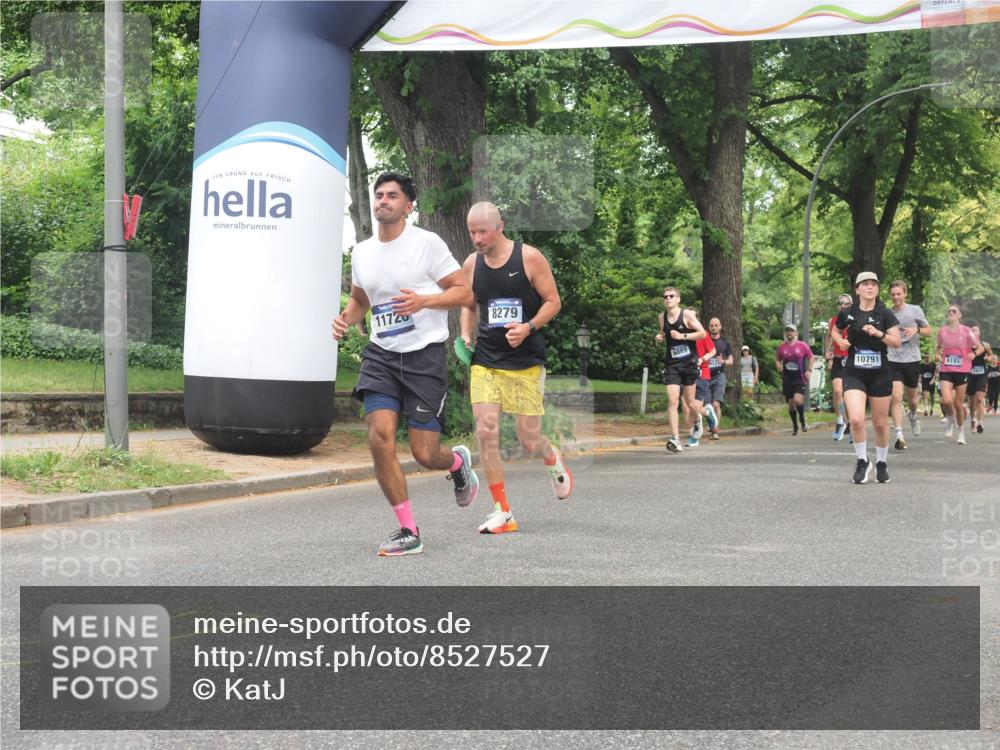 29.06.2025 - hella hamburg halbmarathon KatJ http://msf.ph/oto/8527527 29.06.2025 10:54:49 Zwischen KM18-KM19 4666, 8279 meine-sportfotos.de