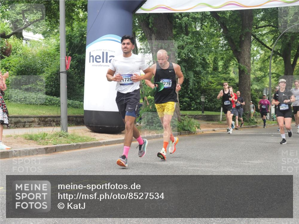 29.06.2025 - hella hamburg halbmarathon KatJ http://msf.ph/oto/8527534 29.06.2025 10:54:50 Zwischen KM18-KM19 4666, 8279 meine-sportfotos.de