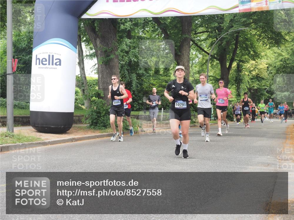 29.06.2025 - hella hamburg halbmarathon KatJ http://msf.ph/oto/8527558 29.06.2025 10:54:51 Zwischen KM18-KM19 4666, 8279 meine-sportfotos.de