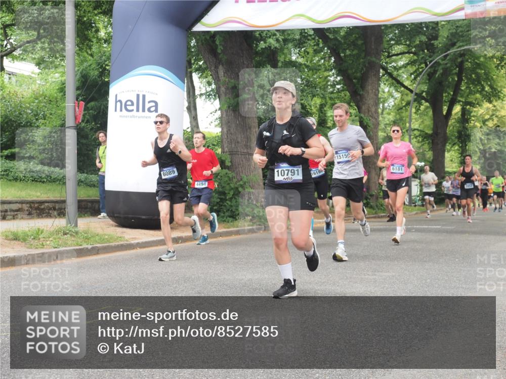 29.06.2025 - hella hamburg halbmarathon KatJ http://msf.ph/oto/8527585 29.06.2025 10:54:52 Zwischen KM18-KM19 4494, 8279 meine-sportfotos.de