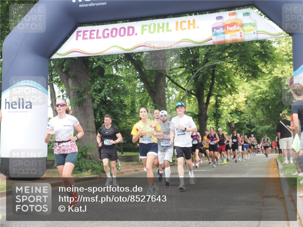 29.06.2025 - hella hamburg halbmarathon KatJ http://msf.ph/oto/8527643 29.06.2025 11:03:56 Zwischen KM18-KM19 1166, 1332, 2087, 2802, 4464, 4562, 4845, 5909, 8128 meine-sportfotos.de