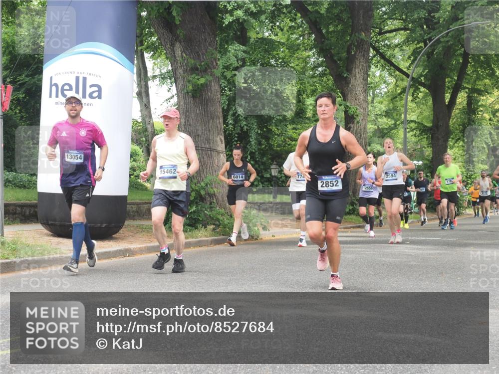 29.06.2025 - hella hamburg halbmarathon KatJ http://msf.ph/oto/8527684 29.06.2025 10:54:57 Zwischen KM18-KM19 2852, 4494, 6089, 6181 meine-sportfotos.de