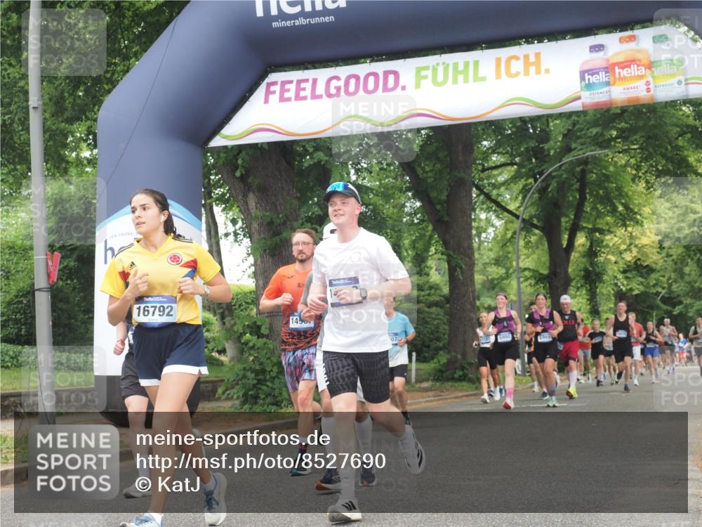 29.06.2025 - hella hamburg halbmarathon KatJ http://msf.ph/oto/8527690 29.06.2025 11:03:58 Zwischen KM18-KM19 1166, 1204, 1332, 2087, 2802, 4845, 8128 meine-sportfotos.de
