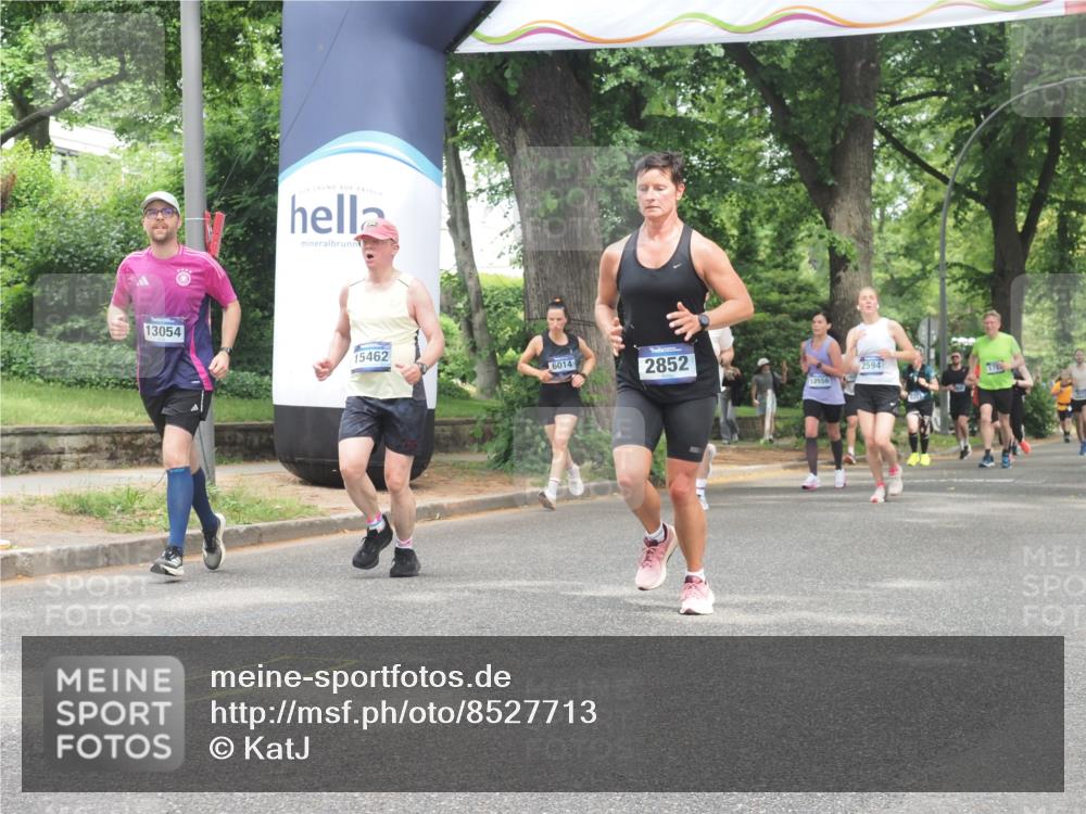 29.06.2025 - hella hamburg halbmarathon KatJ http://msf.ph/oto/8527713 29.06.2025 10:54:58 Zwischen KM18-KM19 2594, 2852, 4494, 6014, 6089, 6181 meine-sportfotos.de
