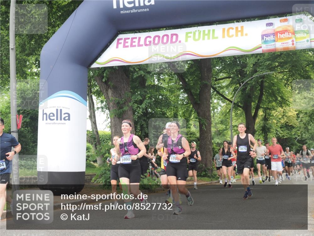 29.06.2025 - hella hamburg halbmarathon KatJ http://msf.ph/oto/8527732 29.06.2025 11:04:01 Zwischen KM18-KM19 1204, 1332, 2087, 2802, 2986, 5990, 5991 meine-sportfotos.de