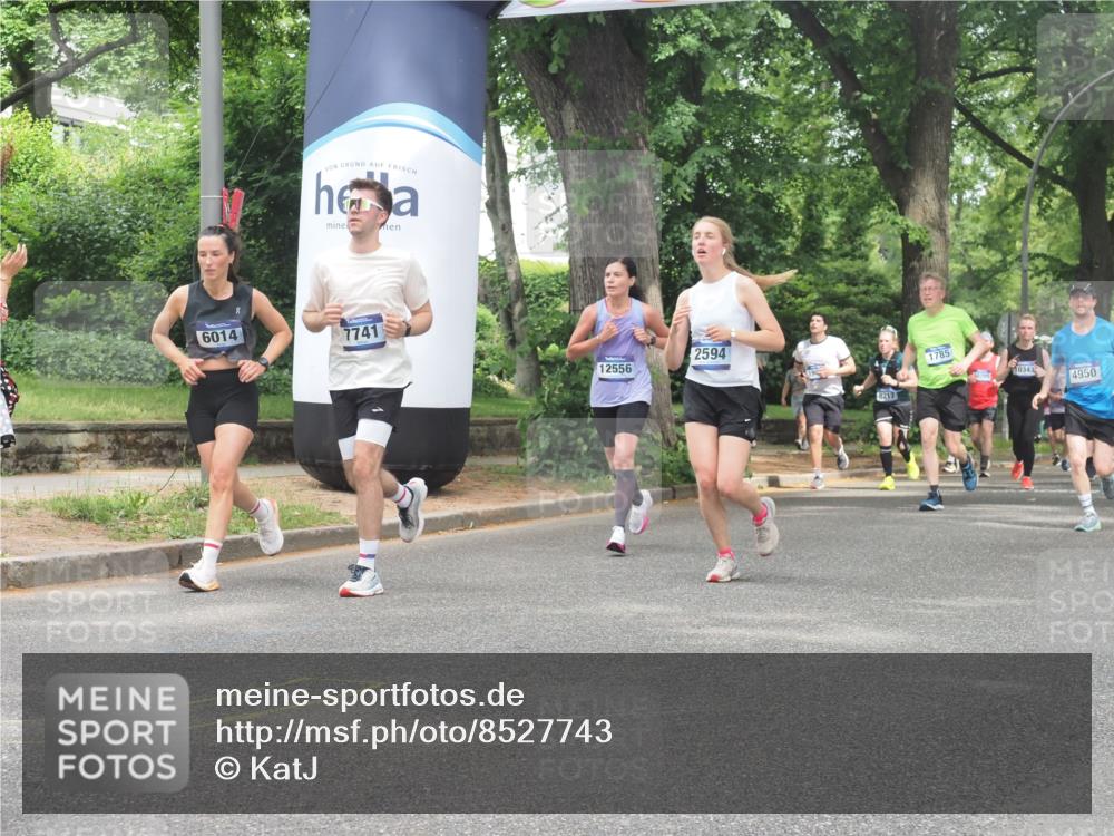 29.06.2025 - hella hamburg halbmarathon KatJ http://msf.ph/oto/8527743 29.06.2025 10:55:00 Zwischen KM18-KM19 2594, 2852, 4494, 6014, 6089, 6181, 7741 meine-sportfotos.de