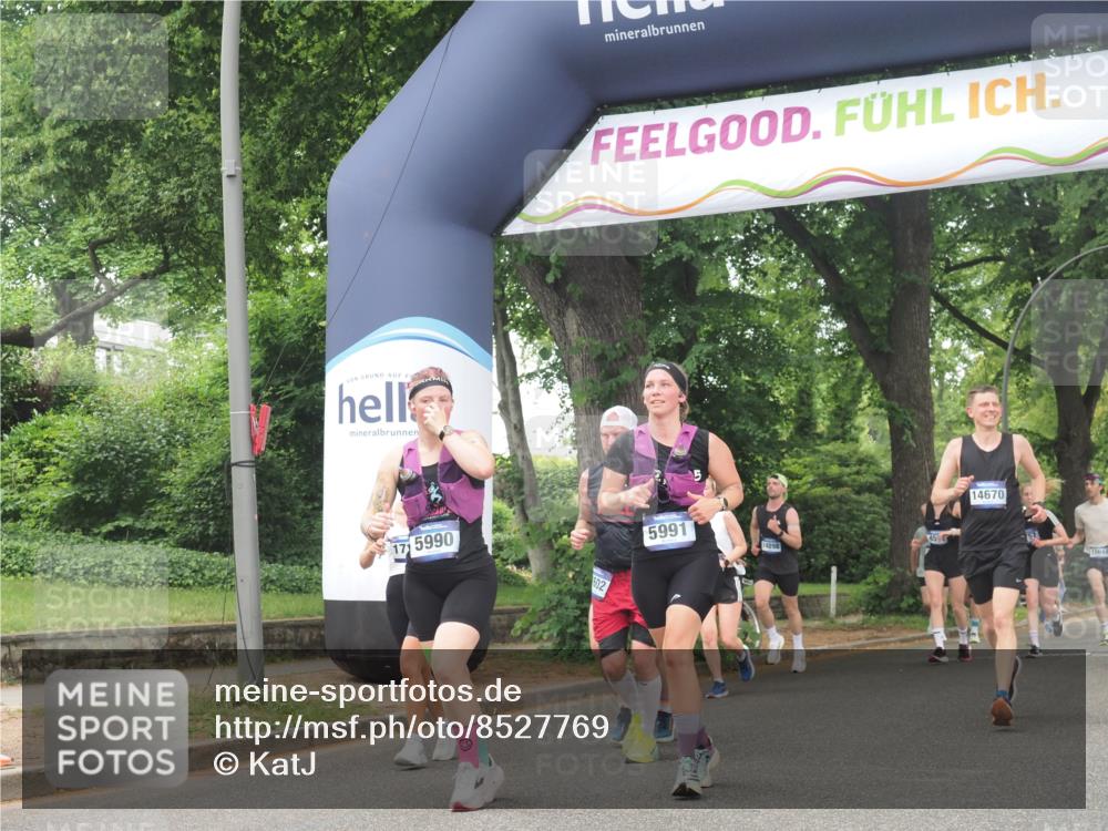 29.06.2025 - hella hamburg halbmarathon KatJ http://msf.ph/oto/8527769 29.06.2025 11:04:02 Zwischen KM18-KM19 1204, 1332, 2986, 4554, 5990, 5991 meine-sportfotos.de