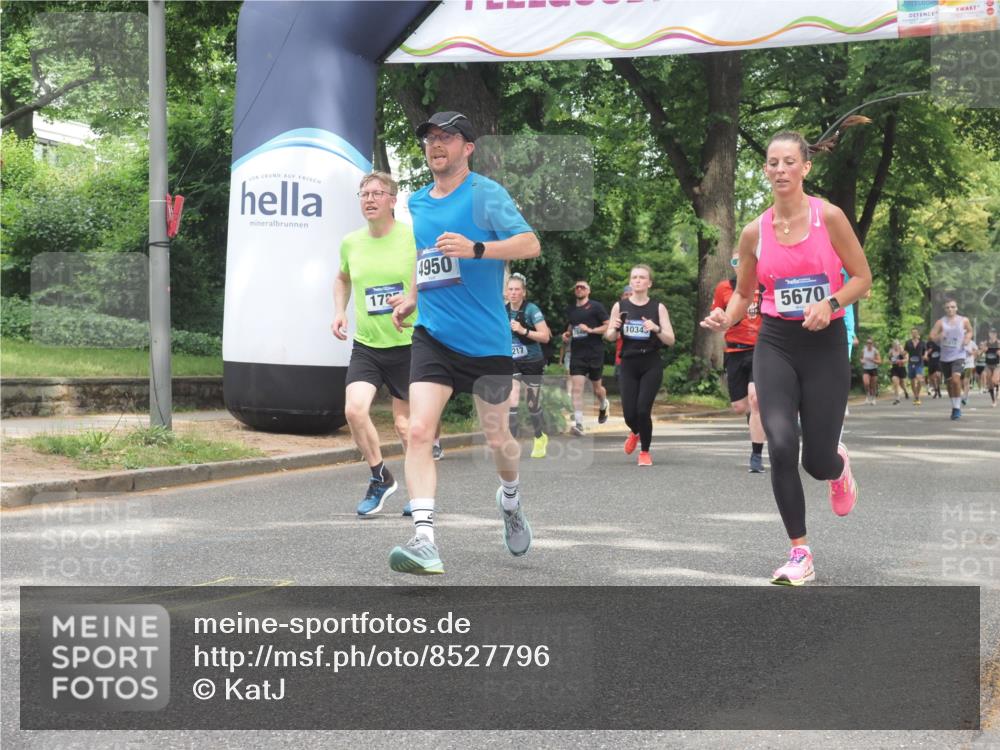 29.06.2025 - hella hamburg halbmarathon KatJ http://msf.ph/oto/8527796 29.06.2025 10:55:03 Zwischen KM18-KM19 1785, 2594, 2852, 4950, 5670, 6014, 7741, 8217 meine-sportfotos.de