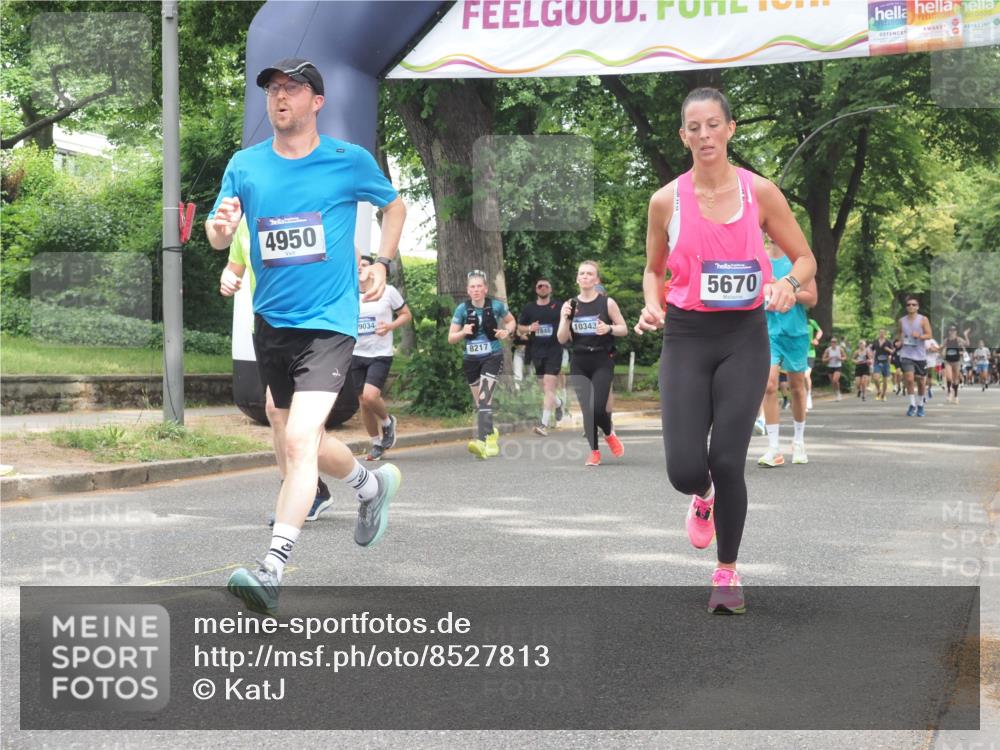 29.06.2025 - hella hamburg halbmarathon KatJ http://msf.ph/oto/8527813 29.06.2025 10:55:03 Zwischen KM18-KM19 1785, 2594, 2852, 4950, 5670, 6014, 7741, 8217 meine-sportfotos.de