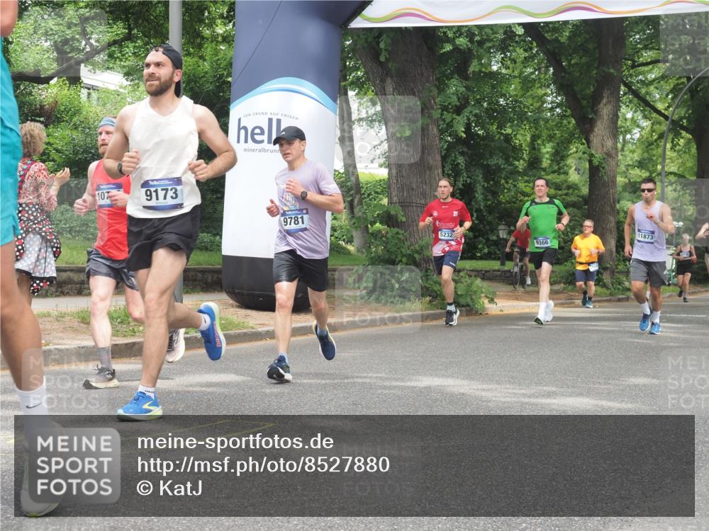 29.06.2025 - hella hamburg halbmarathon KatJ http://msf.ph/oto/8527880 29.06.2025 10:55:07 Zwischen KM18-KM19 1785, 4950, 5670, 7741, 7846, 8217 meine-sportfotos.de