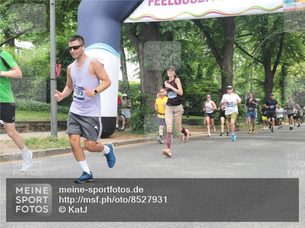 29.06.2025 - hella hamburg halbmarathon KatJ http://msf.ph/oto/8527931 29.06.2025 10:55:10 Zwischen KM18-KM19 1785, 5232, 7846, 8217 meine-sportfotos.de