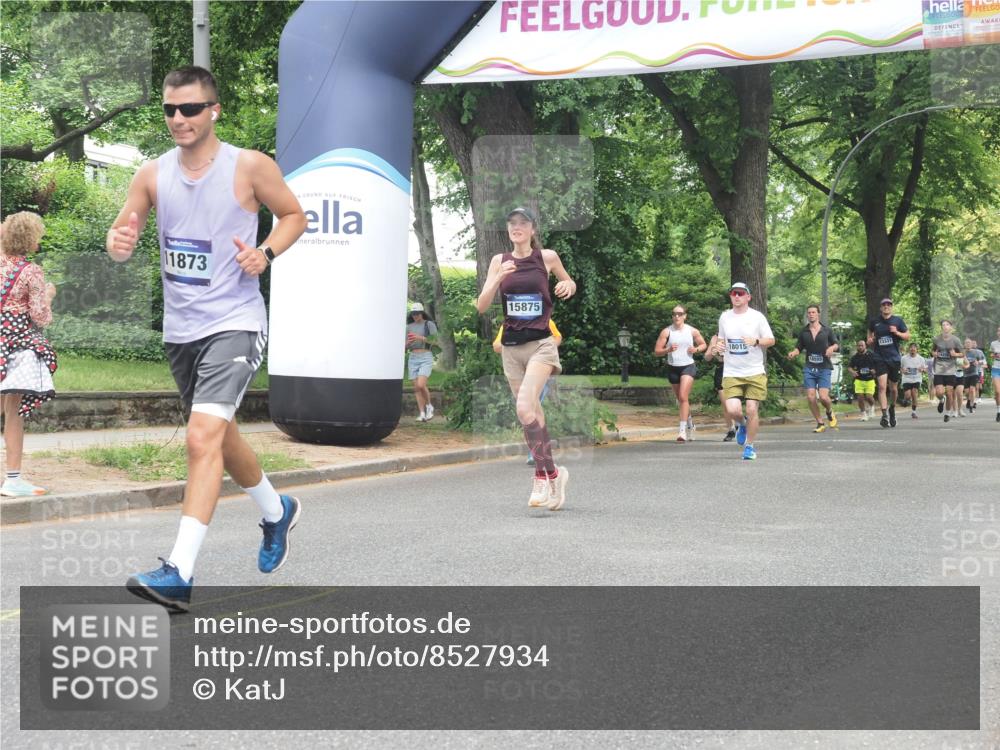 29.06.2025 - hella hamburg halbmarathon KatJ http://msf.ph/oto/8527934 29.06.2025 10:55:11 Zwischen KM18-KM19 5232, 7846 meine-sportfotos.de