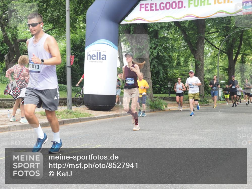 29.06.2025 - hella hamburg halbmarathon KatJ http://msf.ph/oto/8527941 29.06.2025 10:55:11 Zwischen KM18-KM19 5232, 7846 meine-sportfotos.de