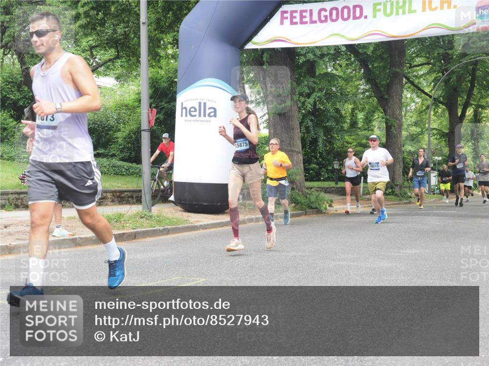 29.06.2025 - hella hamburg halbmarathon KatJ http://msf.ph/oto/8527943 29.06.2025 10:55:11 Zwischen KM18-KM19 5232, 7846 meine-sportfotos.de