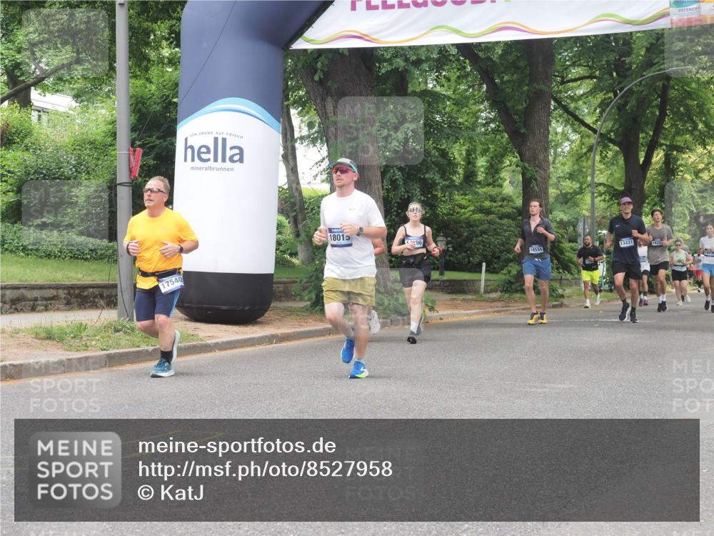 29.06.2025 - hella hamburg halbmarathon KatJ http://msf.ph/oto/8527958 29.06.2025 10:55:13 Zwischen KM18-KM19 5232, 7846 meine-sportfotos.de