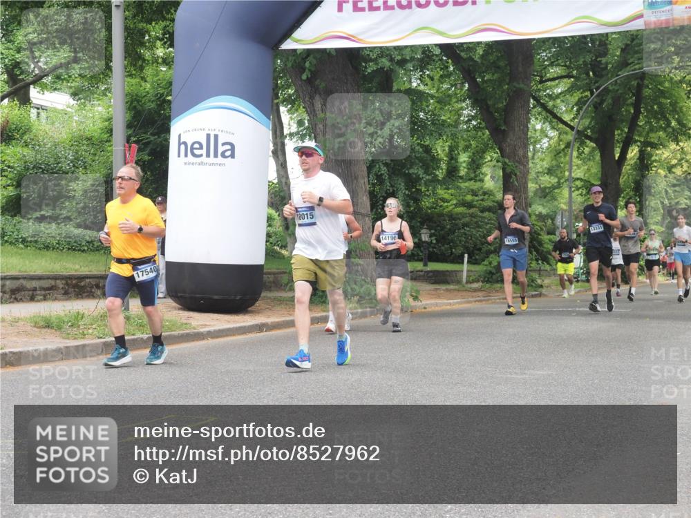 29.06.2025 - hella hamburg halbmarathon KatJ http://msf.ph/oto/8527962 29.06.2025 10:55:13 Zwischen KM18-KM19 5232, 7846 meine-sportfotos.de