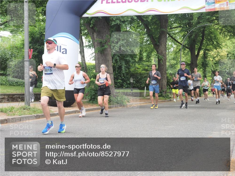 29.06.2025 - hella hamburg halbmarathon KatJ http://msf.ph/oto/8527977 29.06.2025 10:55:13 Zwischen KM18-KM19 5232, 7846 meine-sportfotos.de
