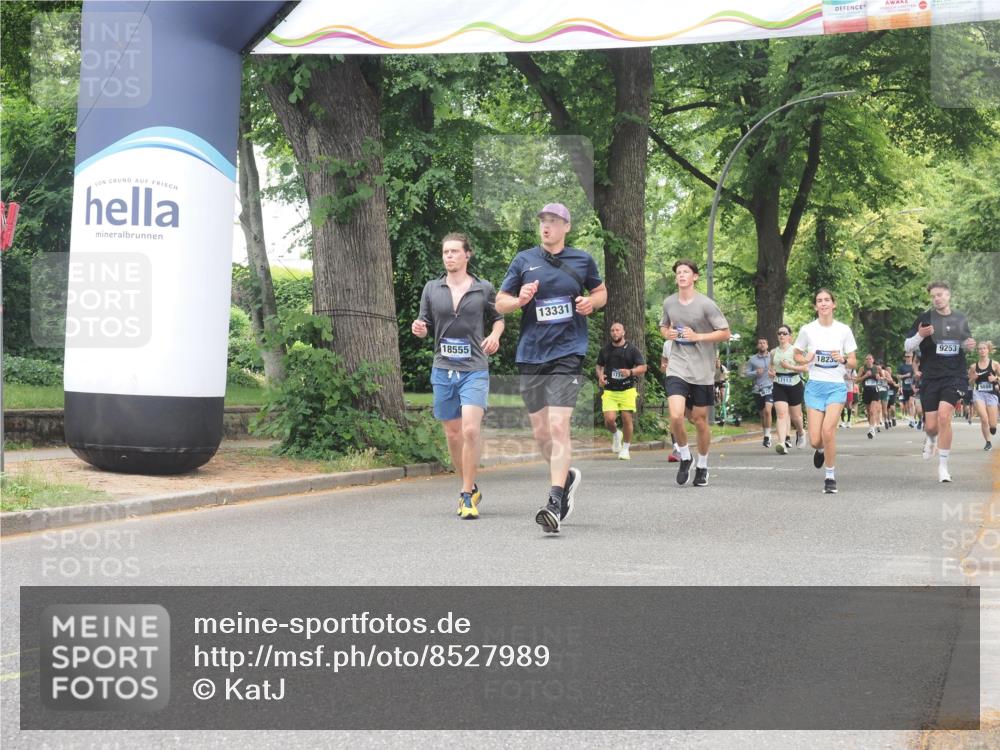 29.06.2025 - hella hamburg halbmarathon KatJ http://msf.ph/oto/8527989 29.06.2025 10:55:15 Zwischen KM18-KM19 5232, 7846 meine-sportfotos.de
