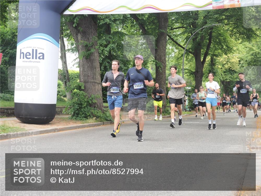 29.06.2025 - hella hamburg halbmarathon KatJ http://msf.ph/oto/8527994 29.06.2025 10:55:16 Zwischen KM18-KM19 5232 meine-sportfotos.de