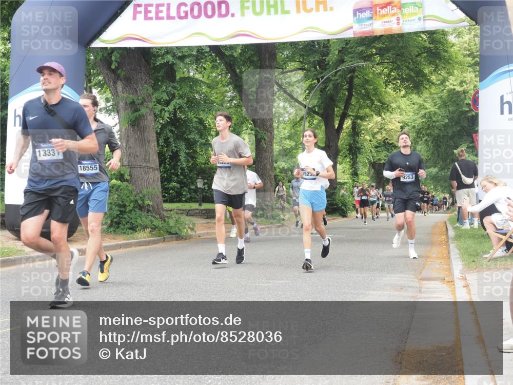 29.06.2025 - hella hamburg halbmarathon KatJ http://msf.ph/oto/8528036 29.06.2025 10:55:17 Zwischen KM18-KM19 4032, 5232 meine-sportfotos.de