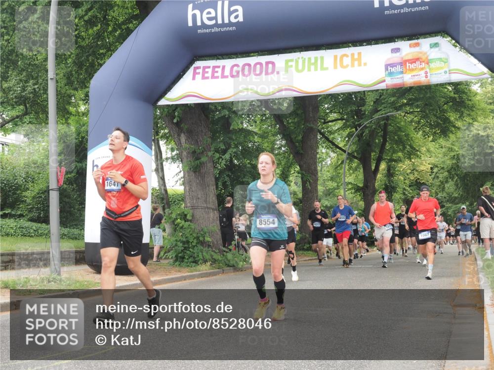 29.06.2025 - hella hamburg halbmarathon KatJ http://msf.ph/oto/8528046 29.06.2025 11:04:16 Zwischen KM18-KM19 1641, 2908, 3802, 3803, 4738, 7214, 8554 meine-sportfotos.de