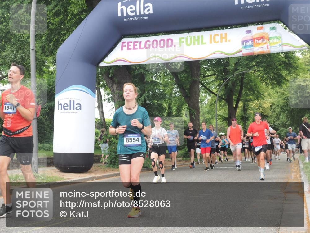 29.06.2025 - hella hamburg halbmarathon KatJ http://msf.ph/oto/8528063 29.06.2025 11:04:17 Zwischen KM18-KM19 1067, 1641, 2908, 3803, 4738, 8554 meine-sportfotos.de
