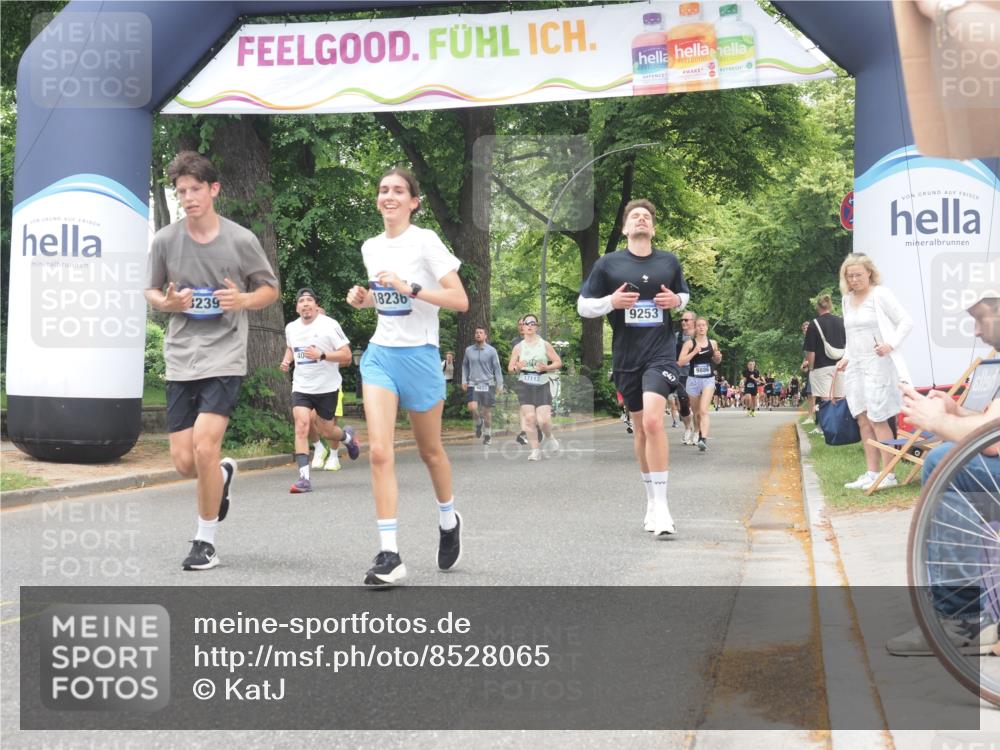 29.06.2025 - hella hamburg halbmarathon KatJ http://msf.ph/oto/8528065 29.06.2025 10:55:18 Zwischen KM18-KM19 4032 meine-sportfotos.de