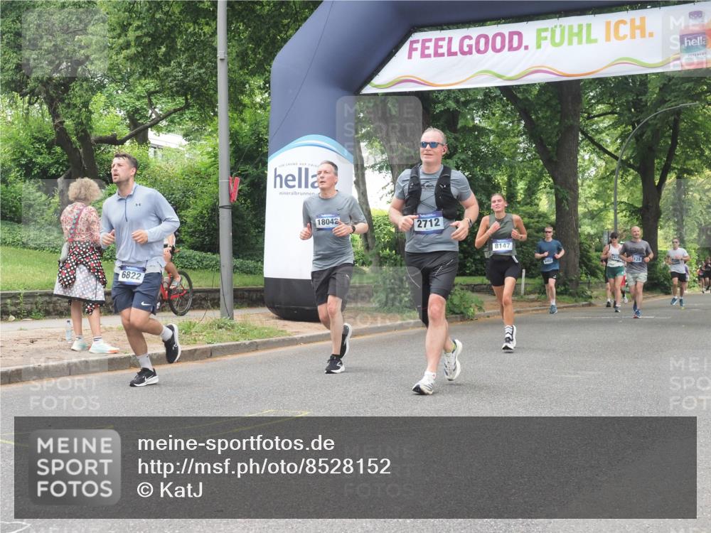 29.06.2025 - hella hamburg halbmarathon KatJ http://msf.ph/oto/8528152 29.06.2025 10:55:24 Zwischen KM18-KM19 2712, 4032, 6822, 8147 meine-sportfotos.de