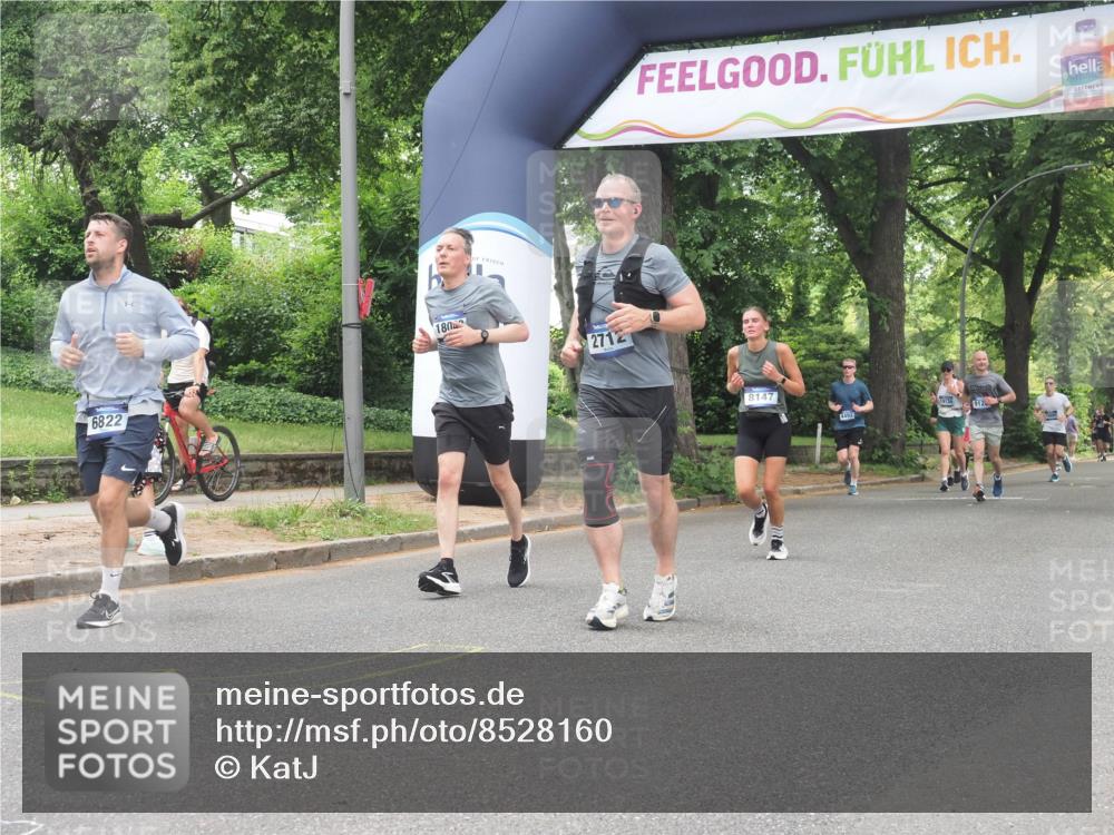 29.06.2025 - hella hamburg halbmarathon KatJ http://msf.ph/oto/8528160 29.06.2025 10:55:24 Zwischen KM18-KM19 2712, 4032, 6822, 8147 meine-sportfotos.de